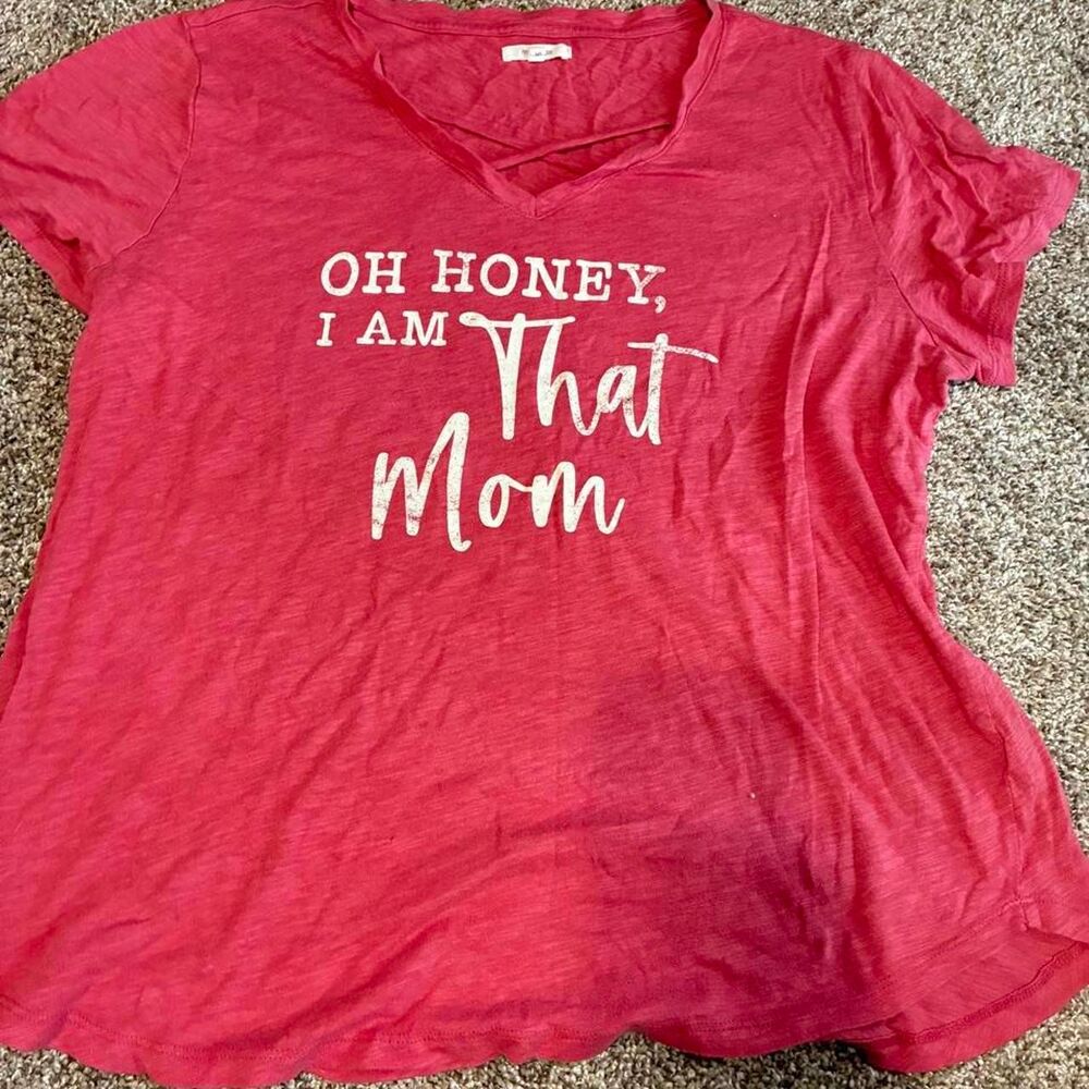 Maurices Women's Red and Pink T-shirt